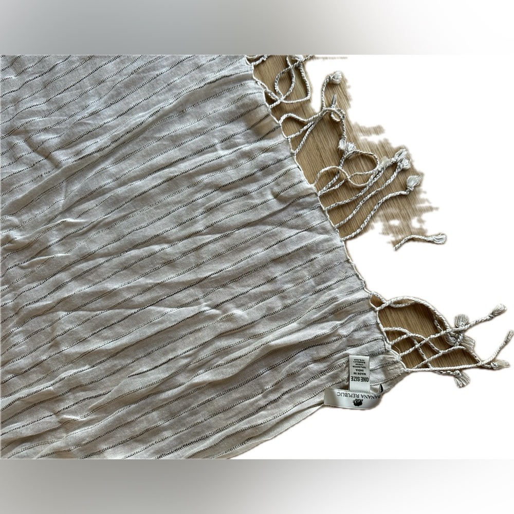 Banana Republic Bamboo and Silk Scarf - Picture 2 of 6
